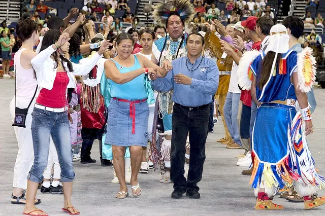 2005 Powwow (2550203043)